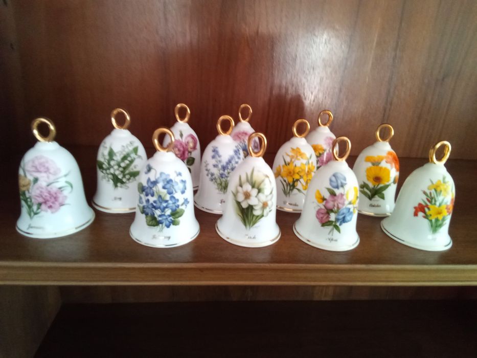 Sinos de procelana pintados