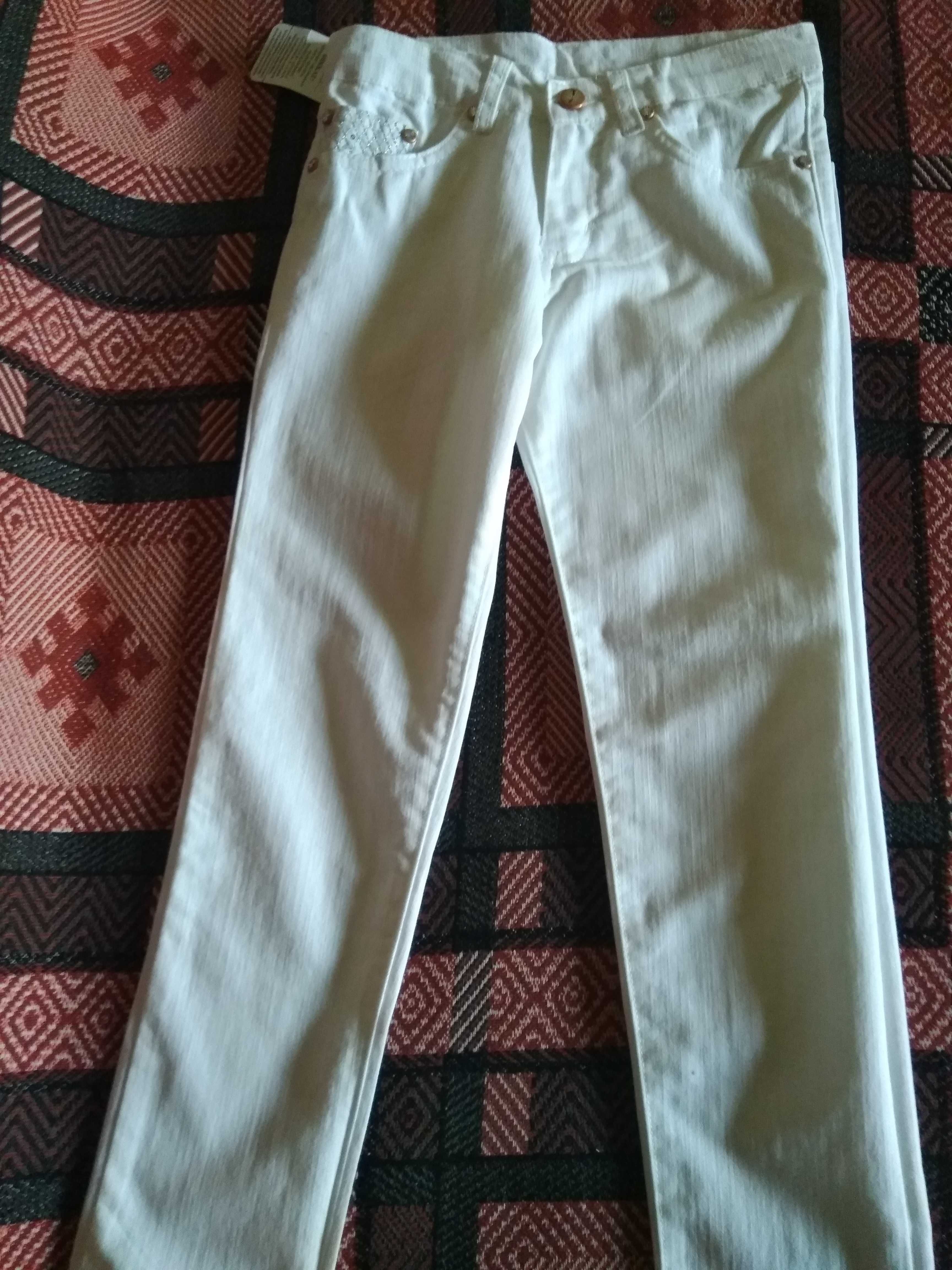 Дешево.Чудові нові білі джинси до літа . Бренд UTSA .