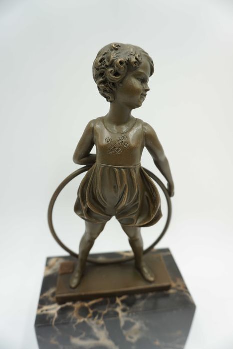 FIGURA Z BRĄZU dziewczynka z kołem tancerka baletnica