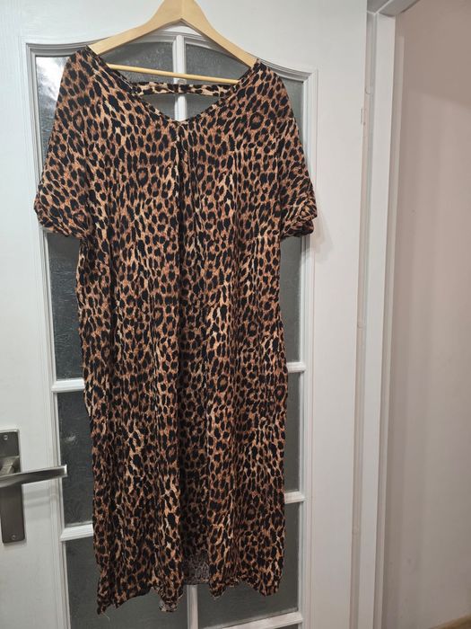 Sprzedam sukienkę butikową