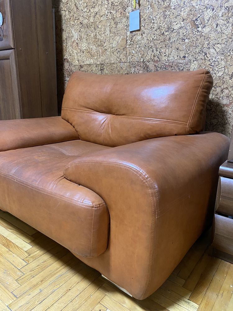 2 дивани та крісло з еко-шкіри