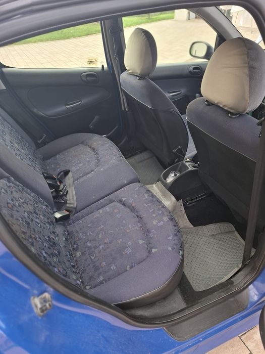 Sprzedam Peugeot 206 1,4 75 KM rb. 2000