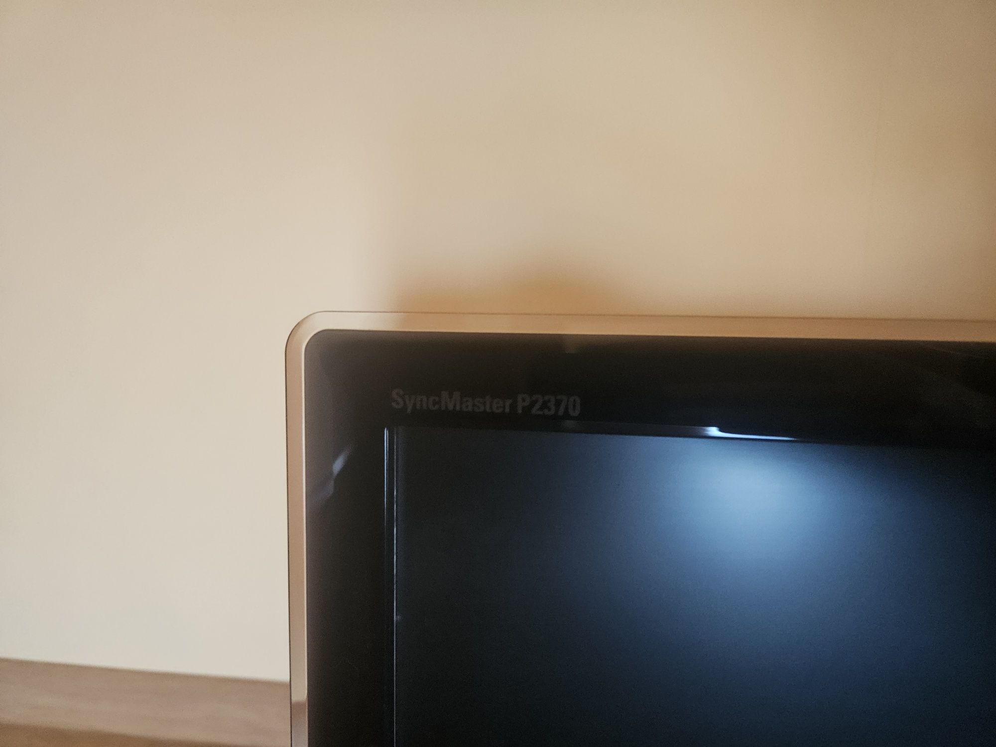 Monitor Samsung P2370