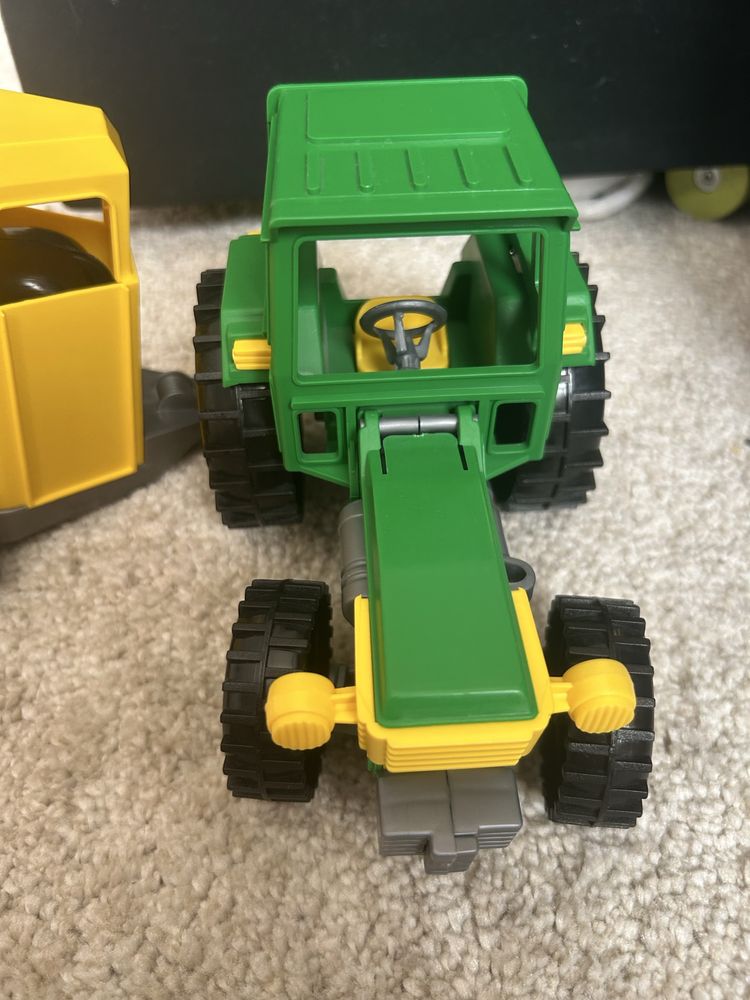 Wader traktor z przyczepką i koniem