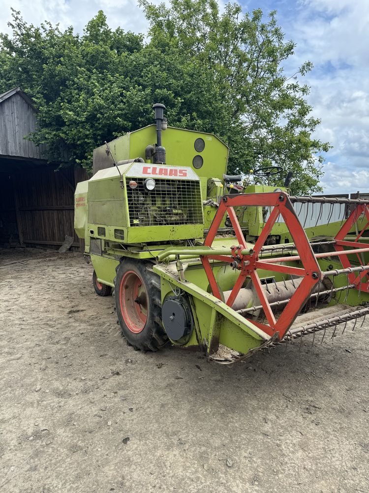 Kombajn Claas comsos