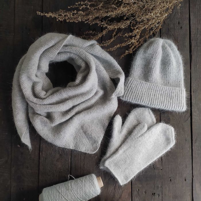 Пухові комплекти. Шапки, рукавички, бактуси.