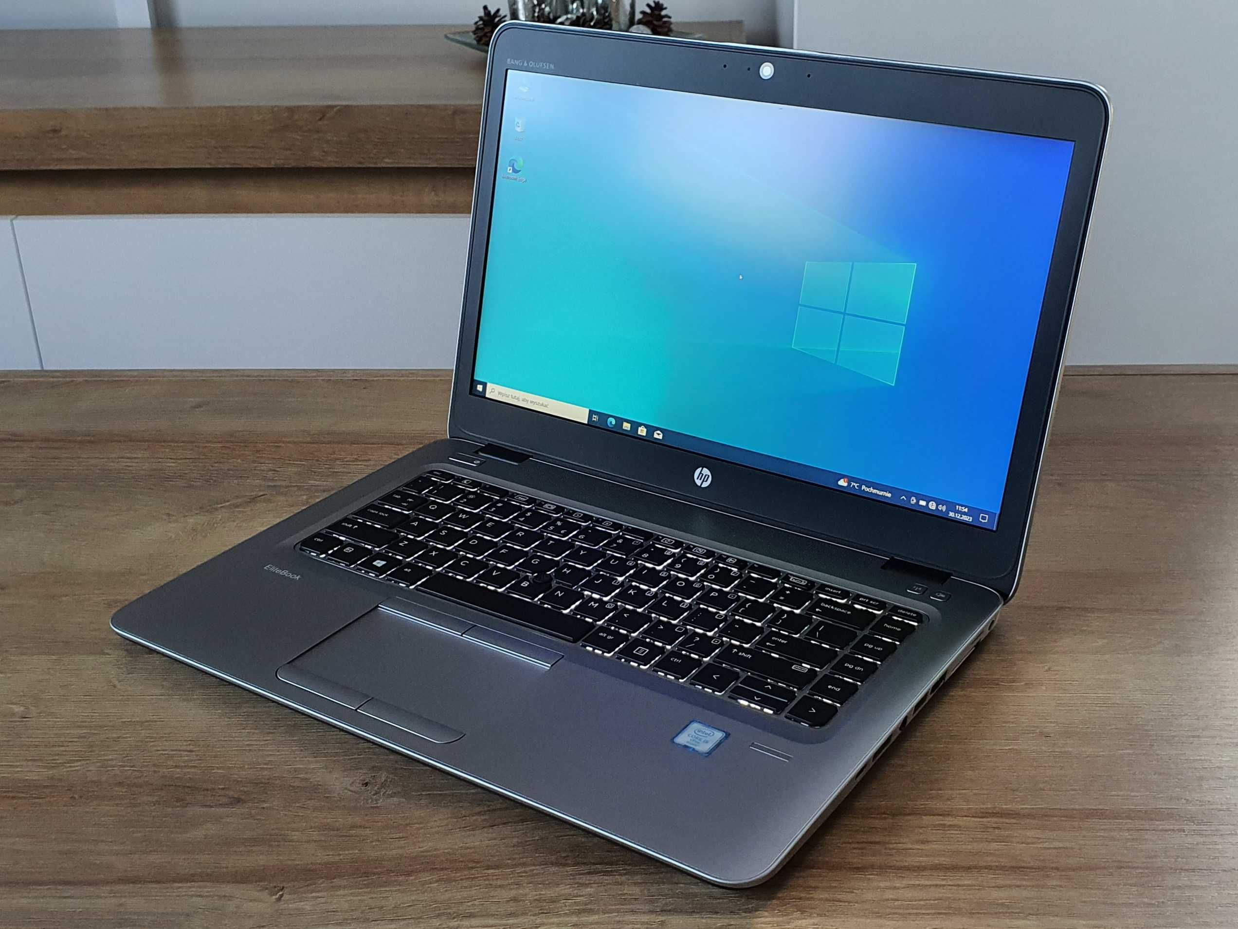 Laptop HP EliteBook 840 G3 - Intel i5-6300U / 8GB DDR4 / 256GB SSD M.2