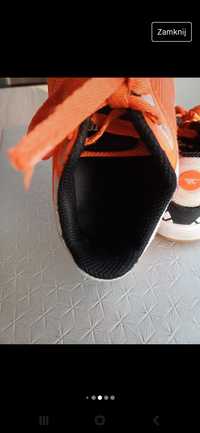 Buty sportowe halowe