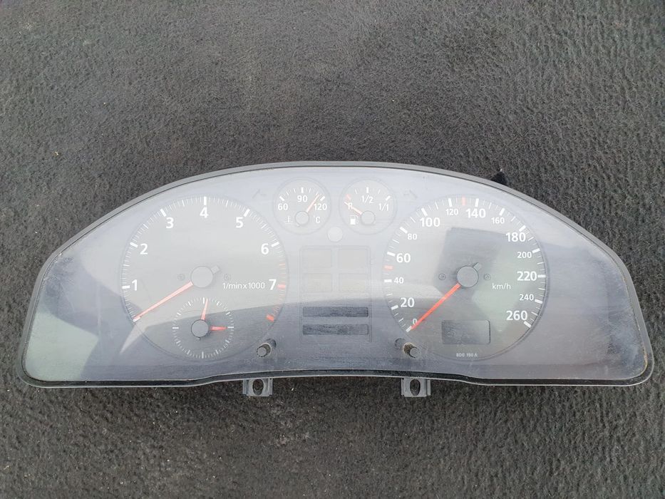 AUDI A4 B5 1.8T 1.6 BENZYNA LICZNIK ZEGARY PRĘDKOŚCIOMIERZ 8D0919034B