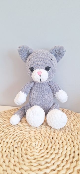 Pluszowa maskotka kotek