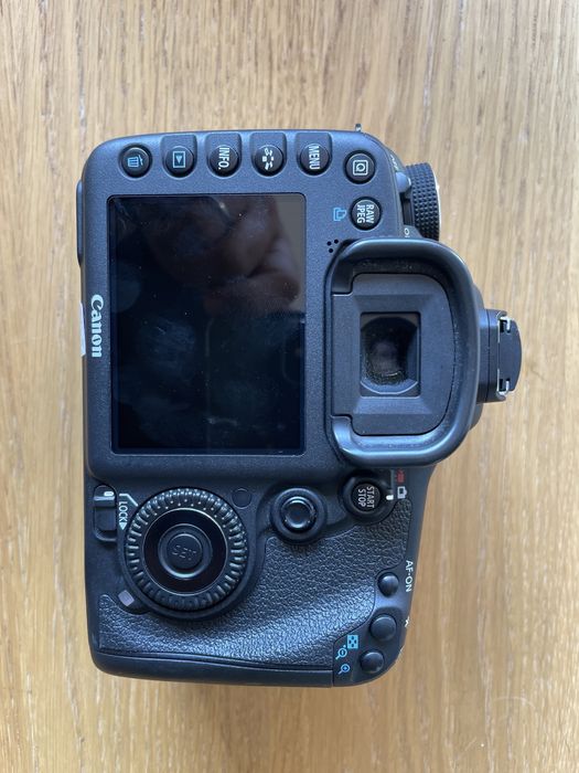 Canon EOS-7D + objectiva 15-85mm