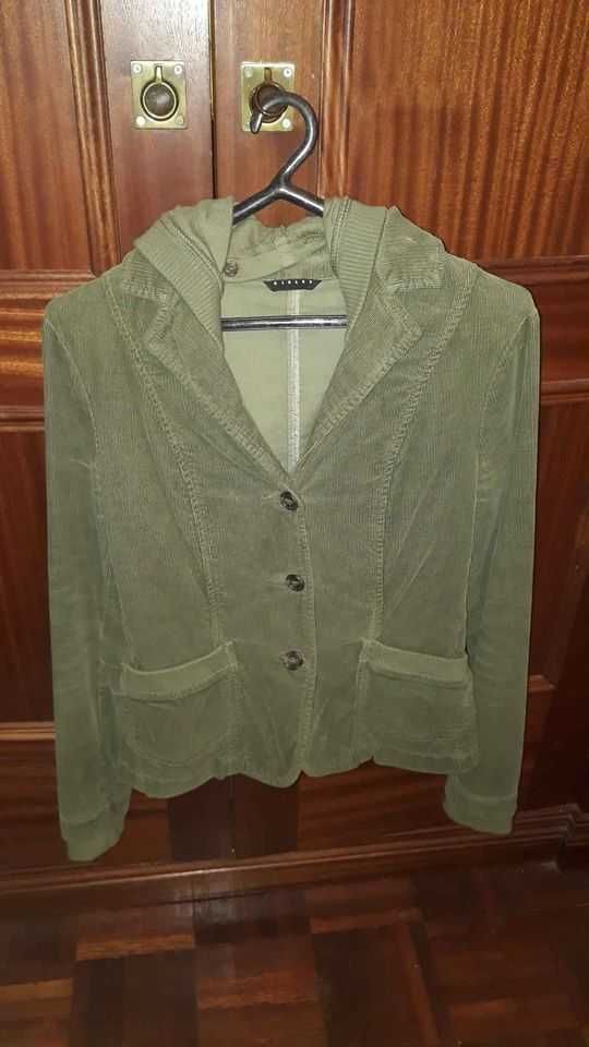 Casaco verde Sisley blazer com capuz amovível