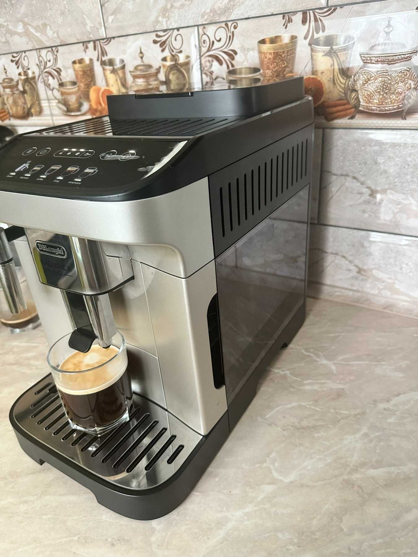 De'Longhi Magnifica Evo ECAM 292.33.SB автоматична кавоварка НОВА