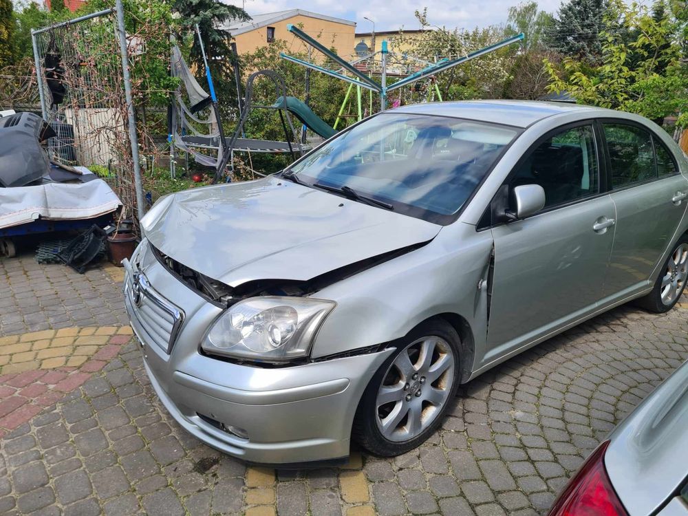 Toyota Avensis II T25 2.0vvti 250tys km