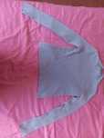 camisola azul bebé