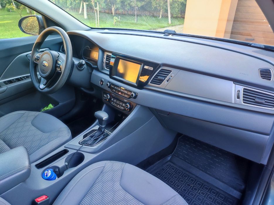 Продам авто Kia Niro 2017 р.в, 1,6 гібрид 149 тис.км., клімат.