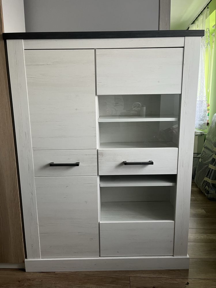 Komoda, witryna biała z szybami
