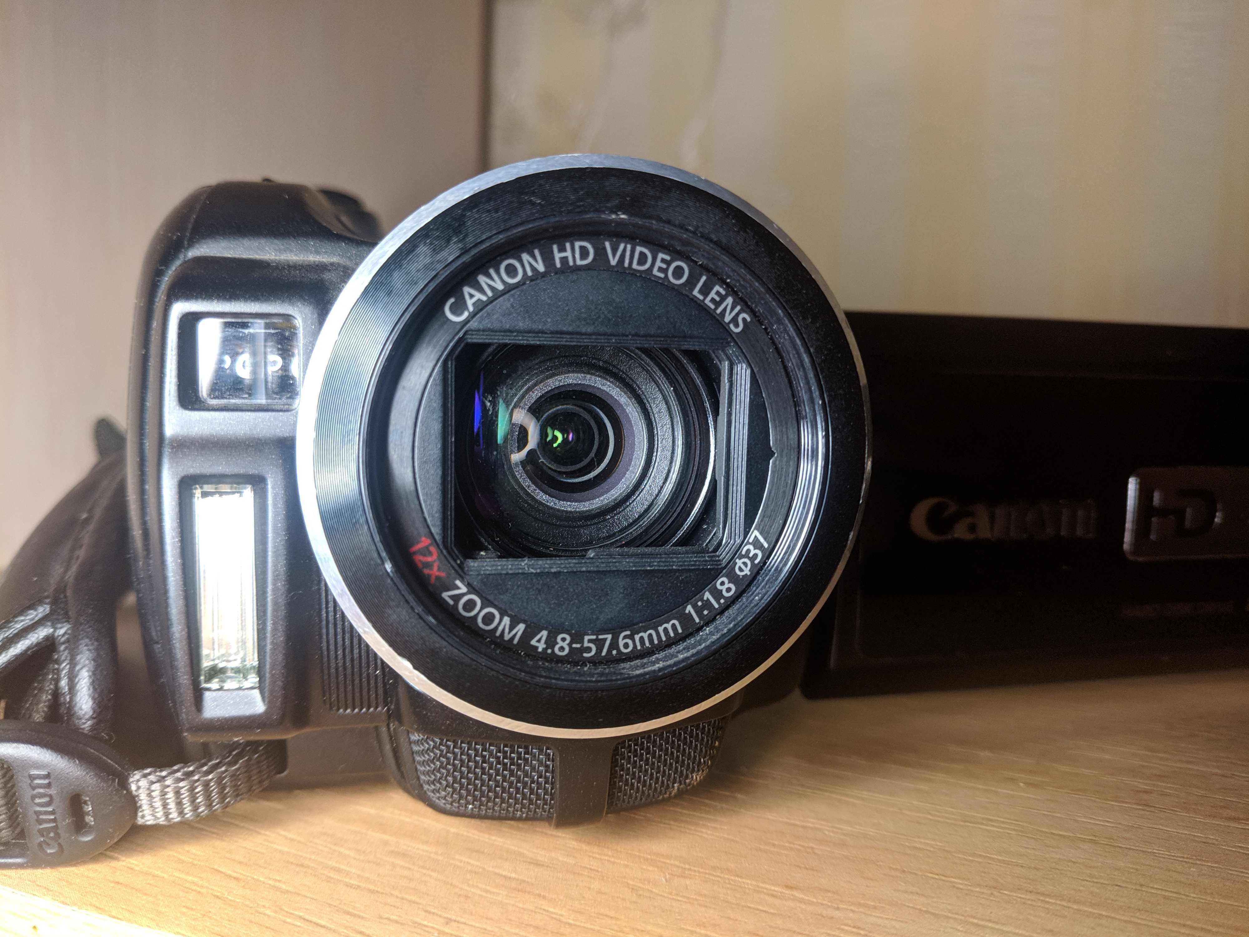 Видеокамера Canon HG20