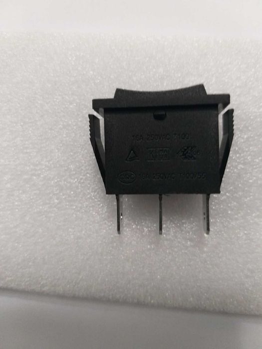 Interruptor Heschen ON-OFF-ON Basculante 3 Terminais 15A 250VAC Preto