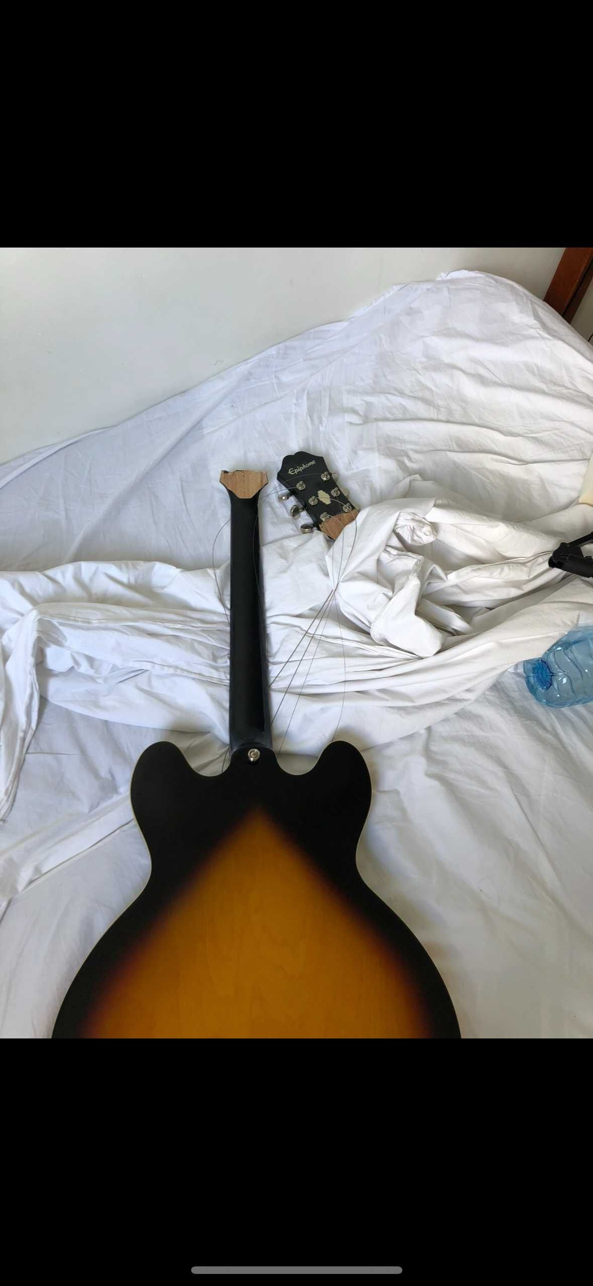 Epiphone Dot VS Gitara guitar