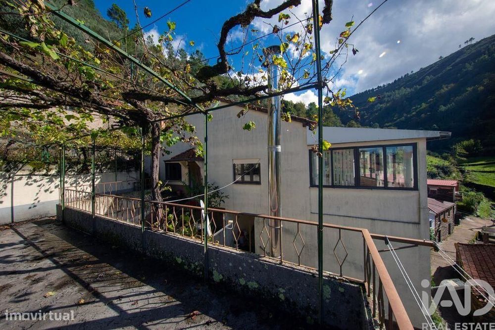 Casa de aldeia T5 em Folques de 154,00 m2