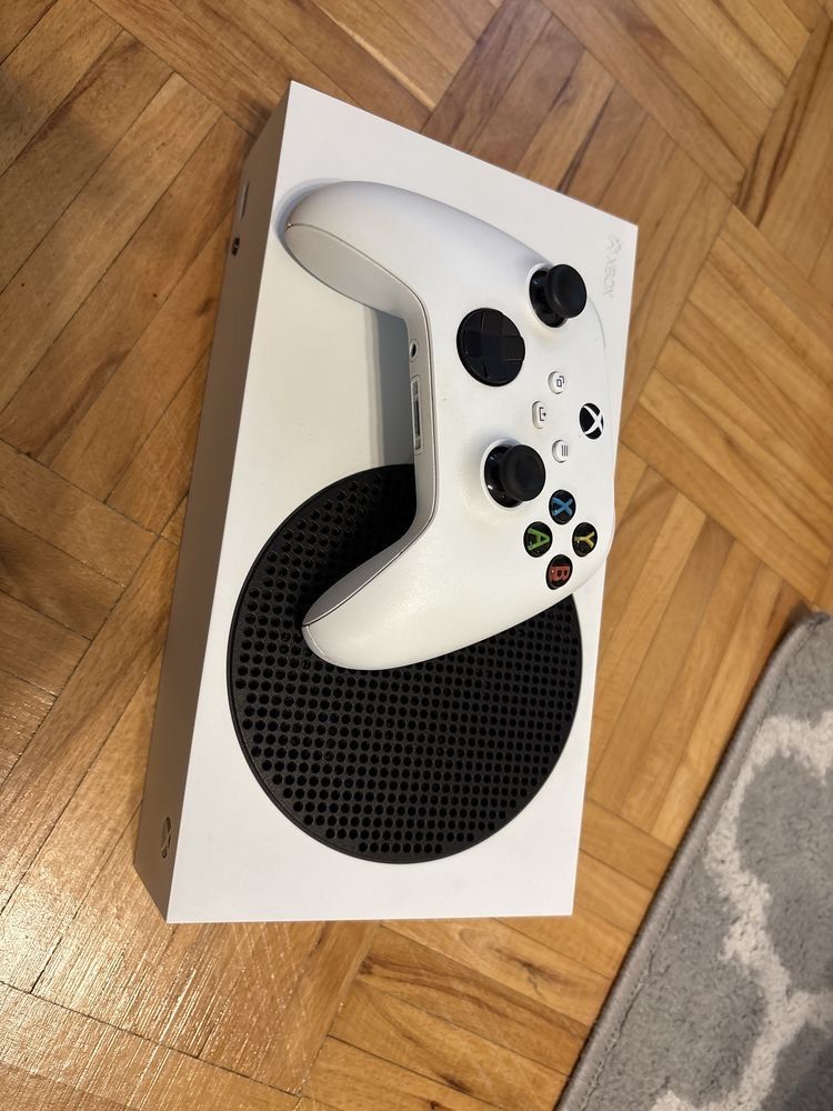 Xbox Series S + pad + akumulator MICROSOFT