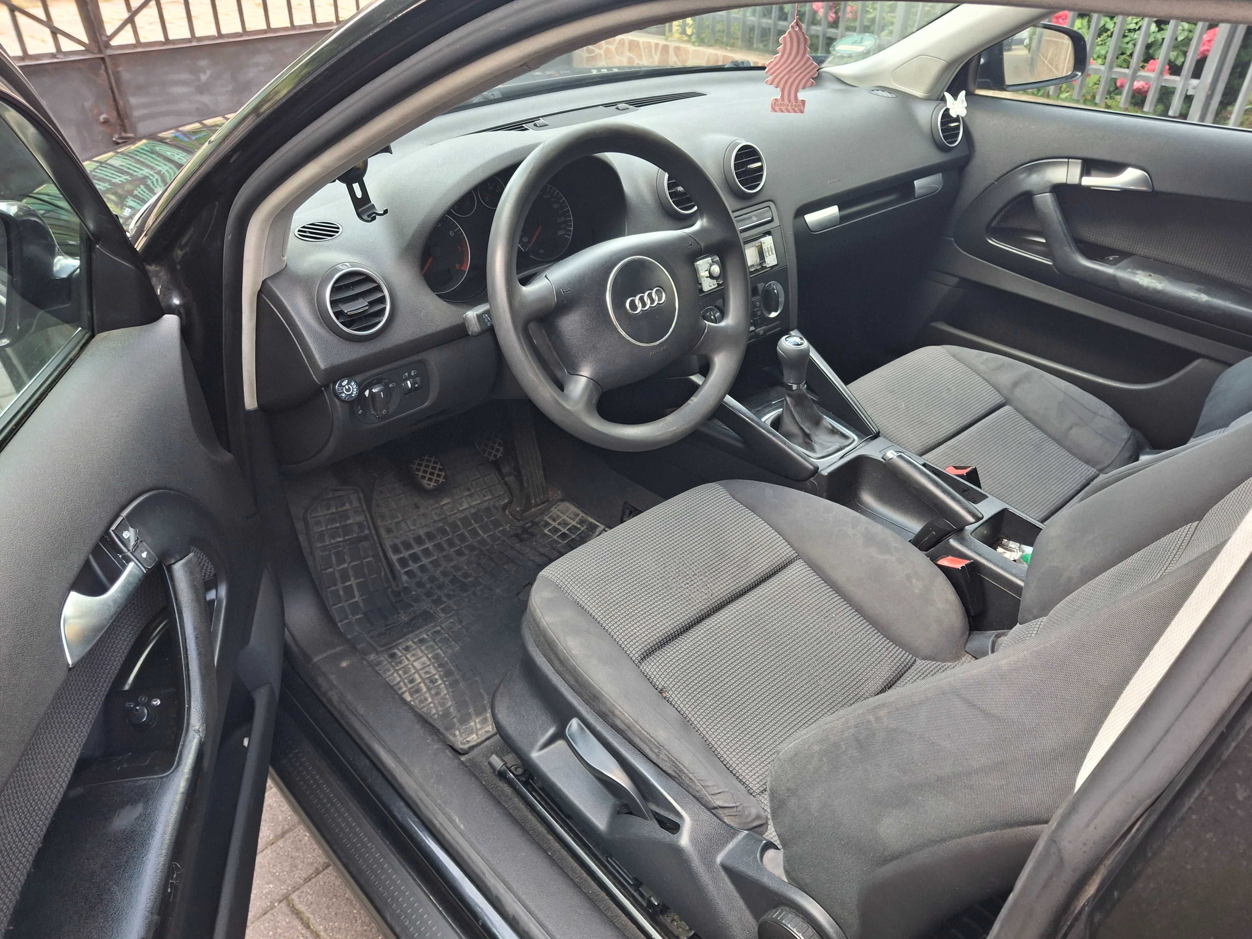 Audi A3.  1.6 z gazem 2003rok dobry stan . Długie opłaty