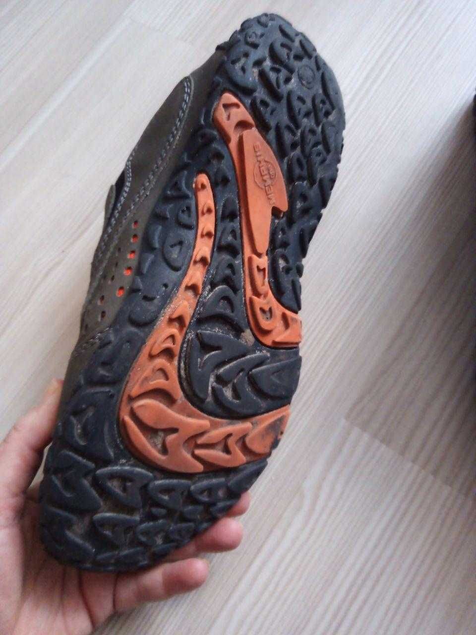 Продаются кроссовки мокасины слиперы Memphis one 40р.