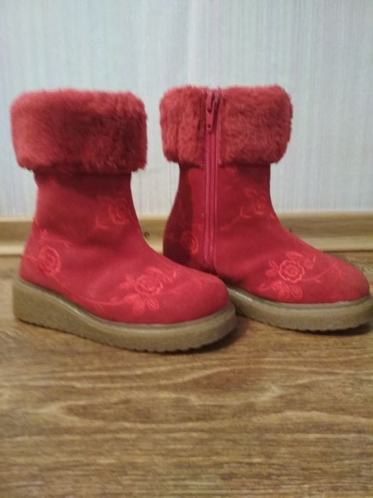 Дитячі сапожки на дівчинку