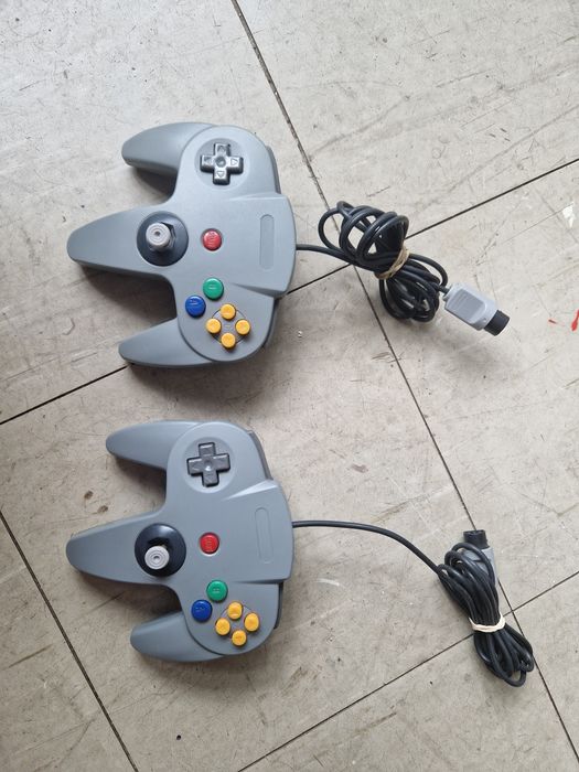 Comandos compatíveis com N64 P/Peças
