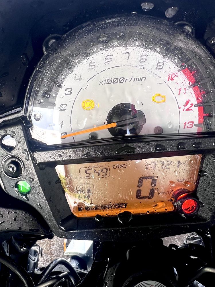 Kawazaki Versys 650cc grand tourer como nova muitos extras