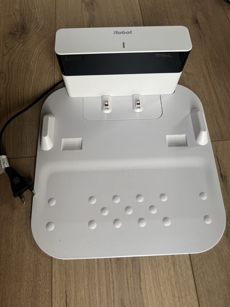 Irobot myjący Brava jet m6+ ścierki i płyn