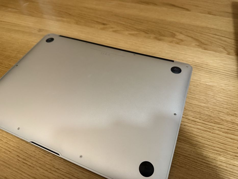 MacBook Air (A1466, 2017) 13cali