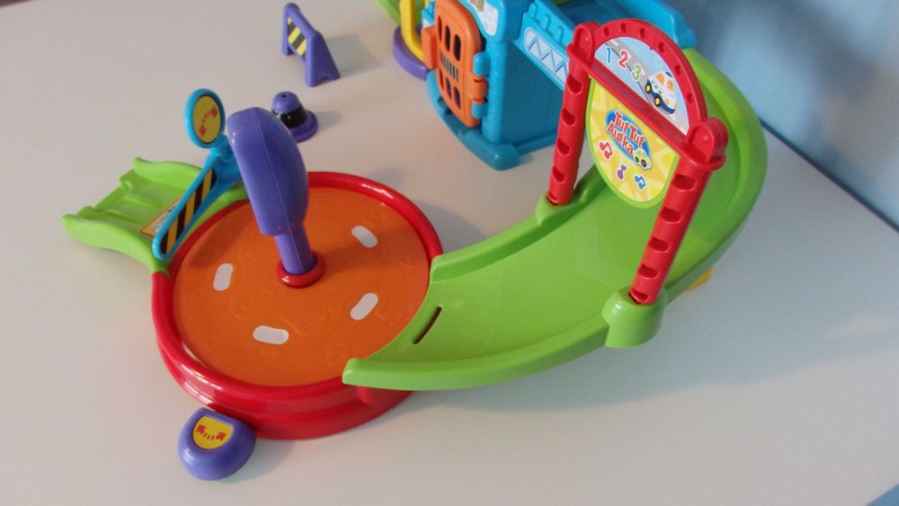 Vtech Tut Tut autka posterunek policji garaż 61073