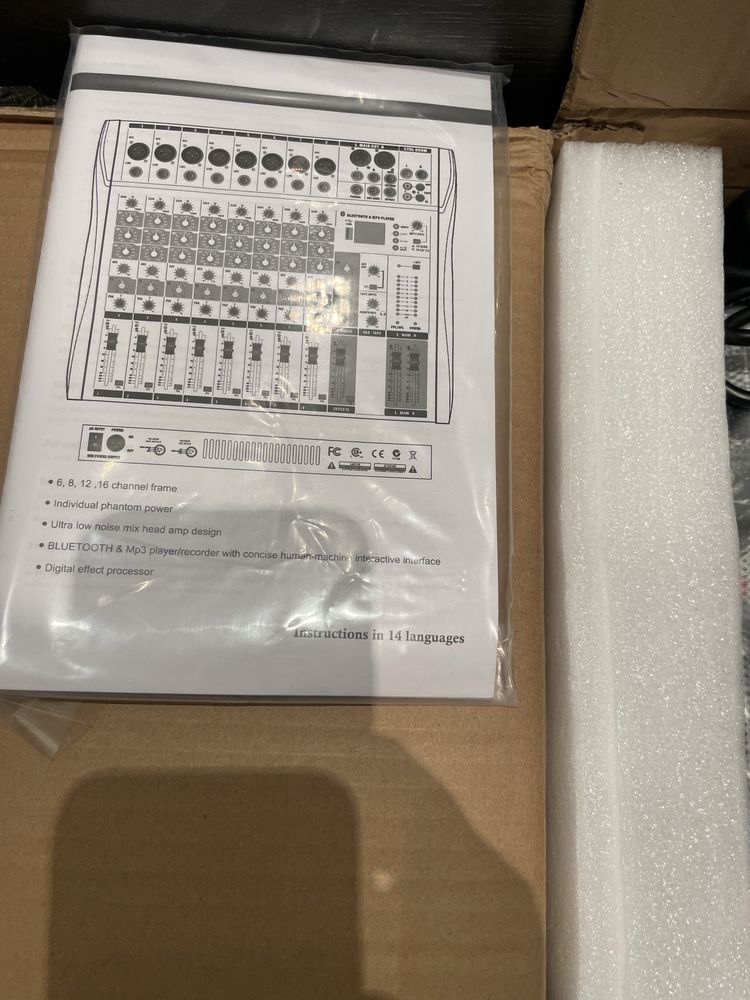 Mesa de Mistura Profissional de 6 Canais com leitor USB NOVA!!!