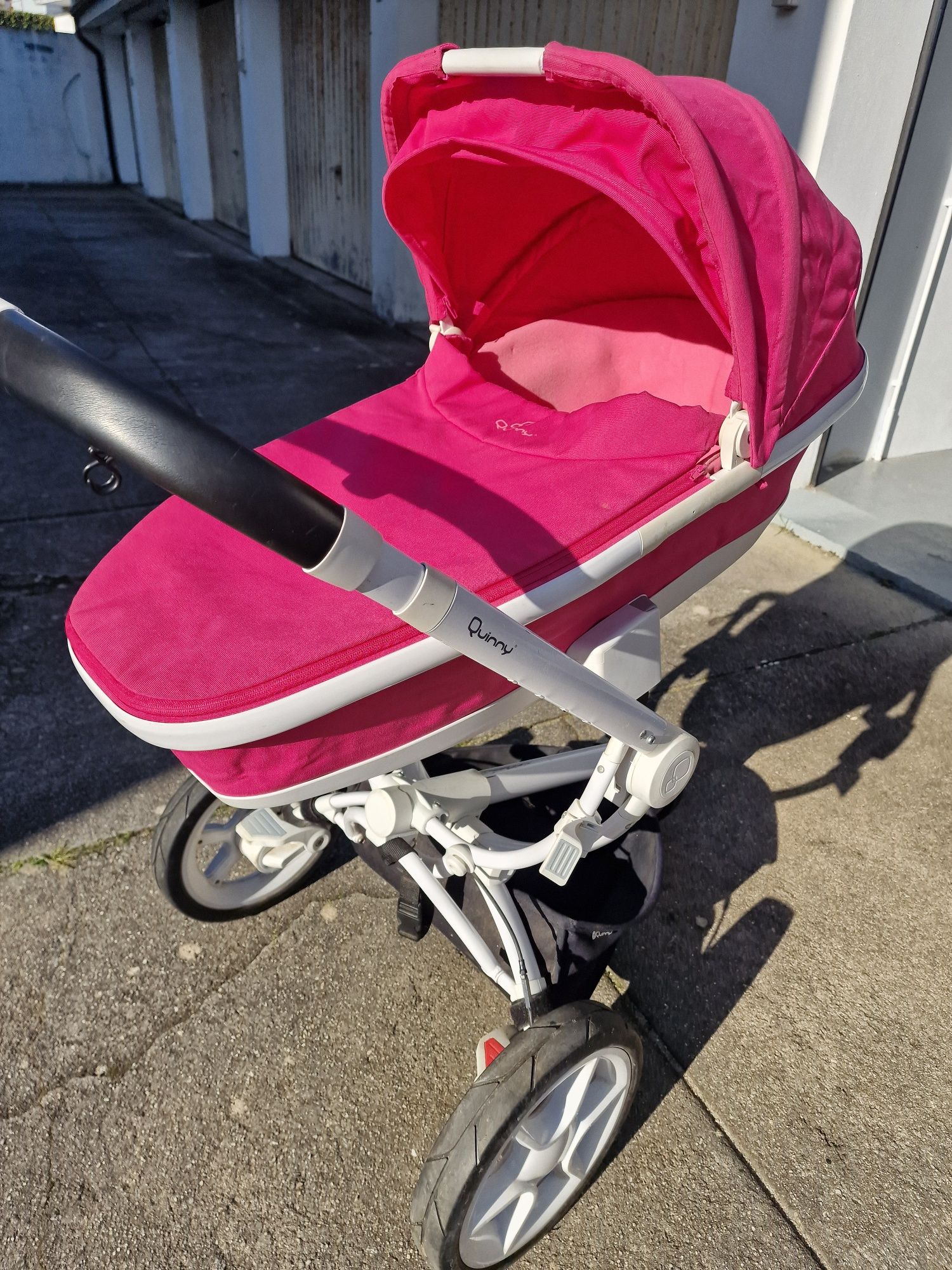 Vendo carrinho Bébé Quinny Moodd c/ OVO BebeConfort + ISOFIX ALCOFA 2W