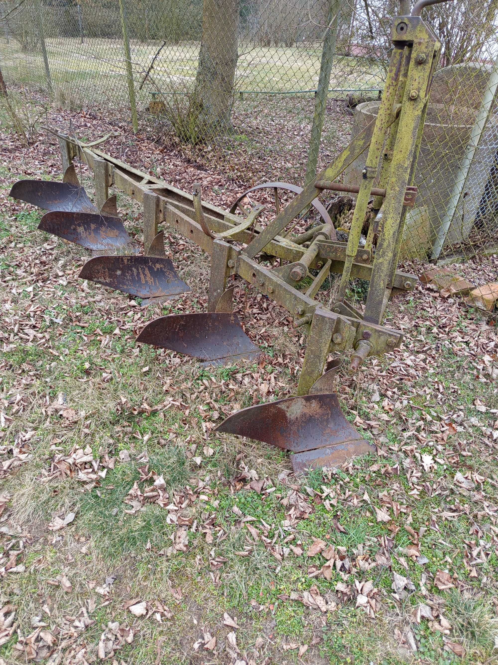 Pług piecioskibowy do podorywki