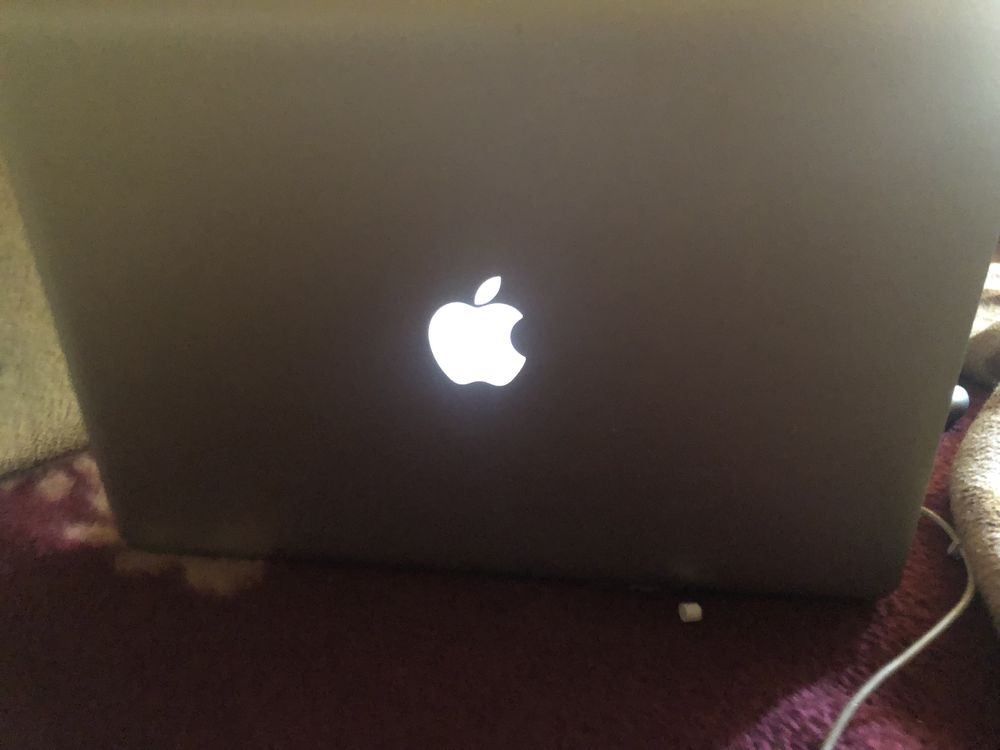 MacBookPro 15, 2010, intel i7, 8гб, 500gb, видеокарта 326мб
