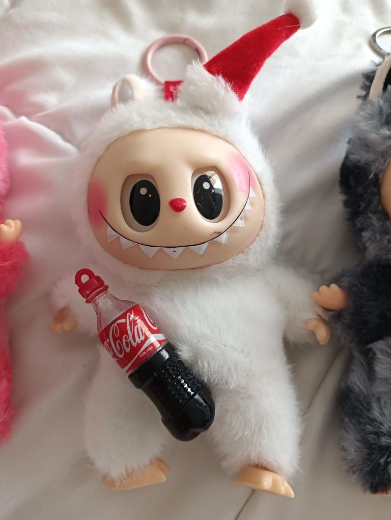 Labubu białe coca cola