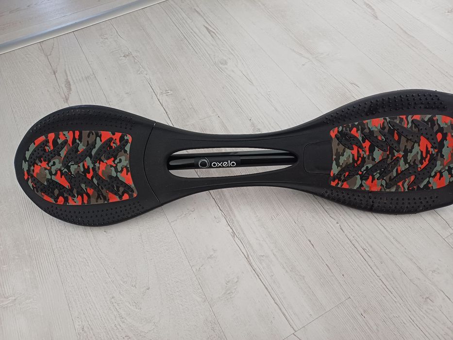 Deskorolka typu waveboard marki oxelo