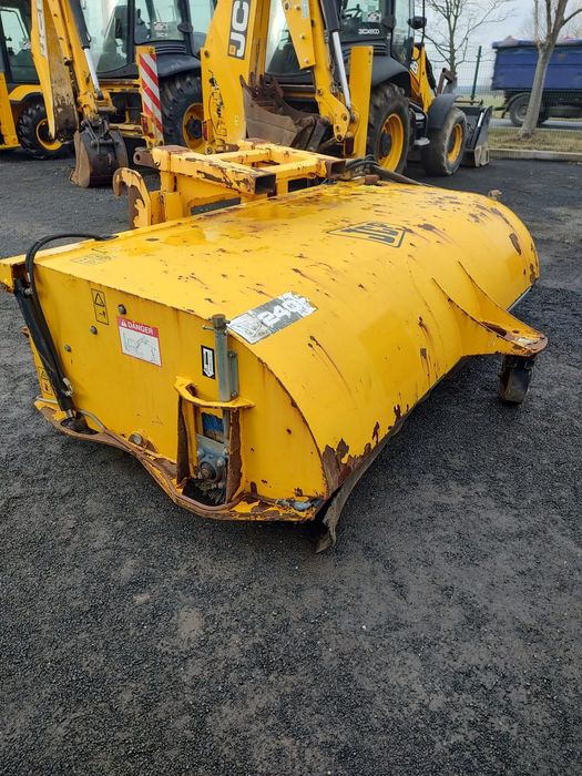 Zamiatarka JCB SC240 Szczotka JCB Ładowarka Q-fit lub widły JCB Maszyna JCB Sprawna 531-70