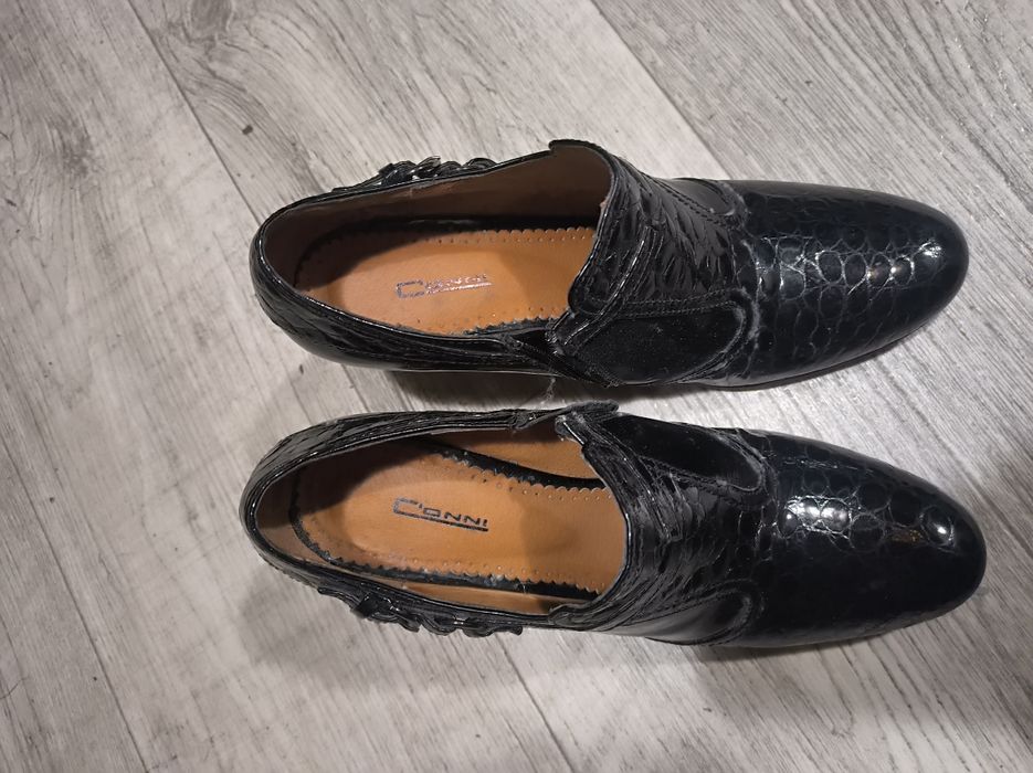 Туфли на каблуке лакерованые кожаные 1000 грн