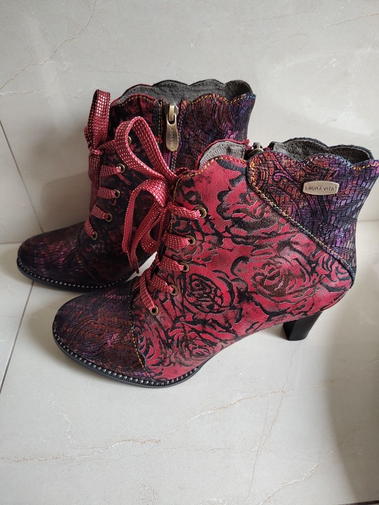 Nowe (bez metki) botki Laura Vita - r.39
