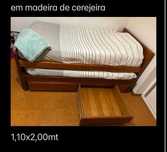 Camas de solteiro, em cerejeira (duas)