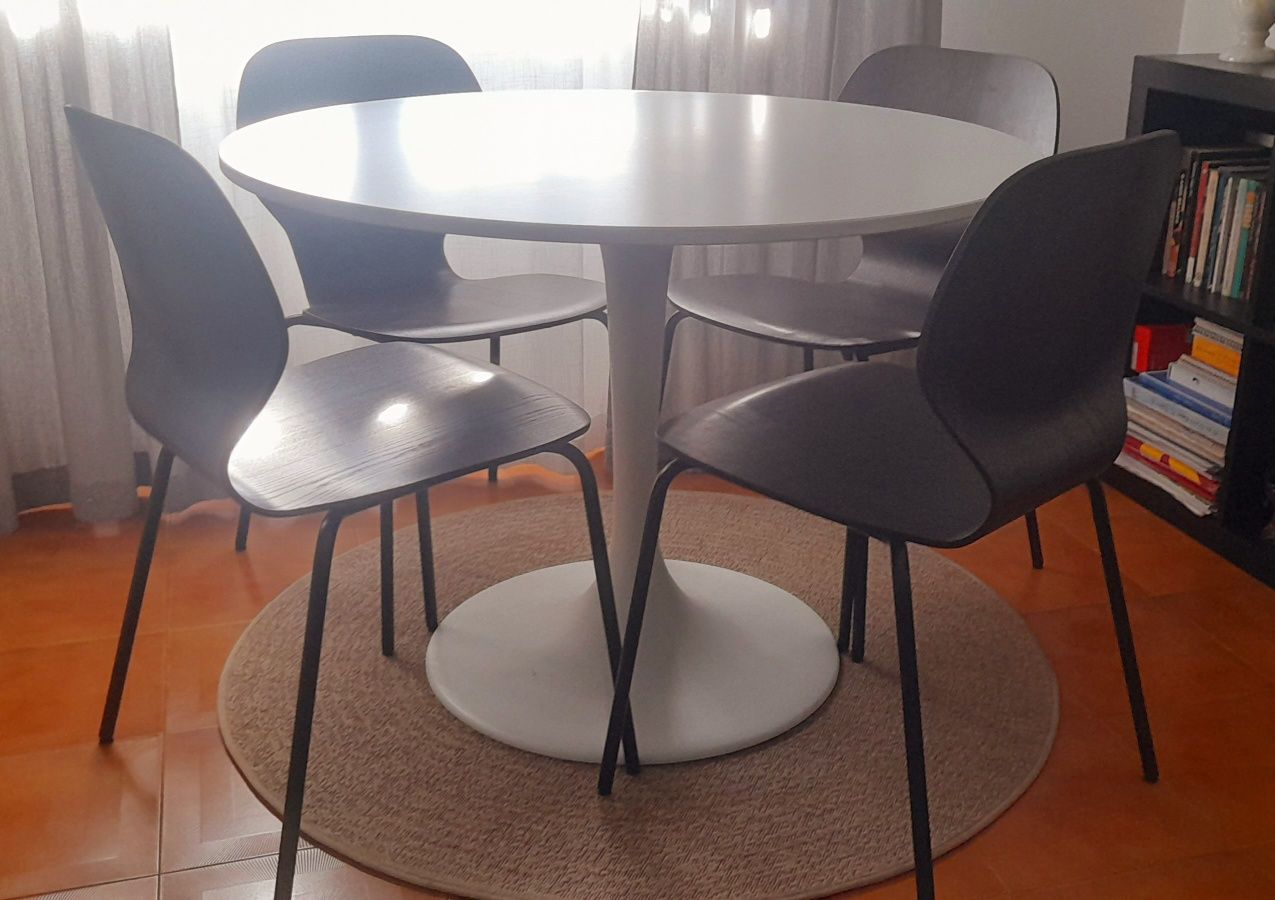Mesa de jantar + cadeiras