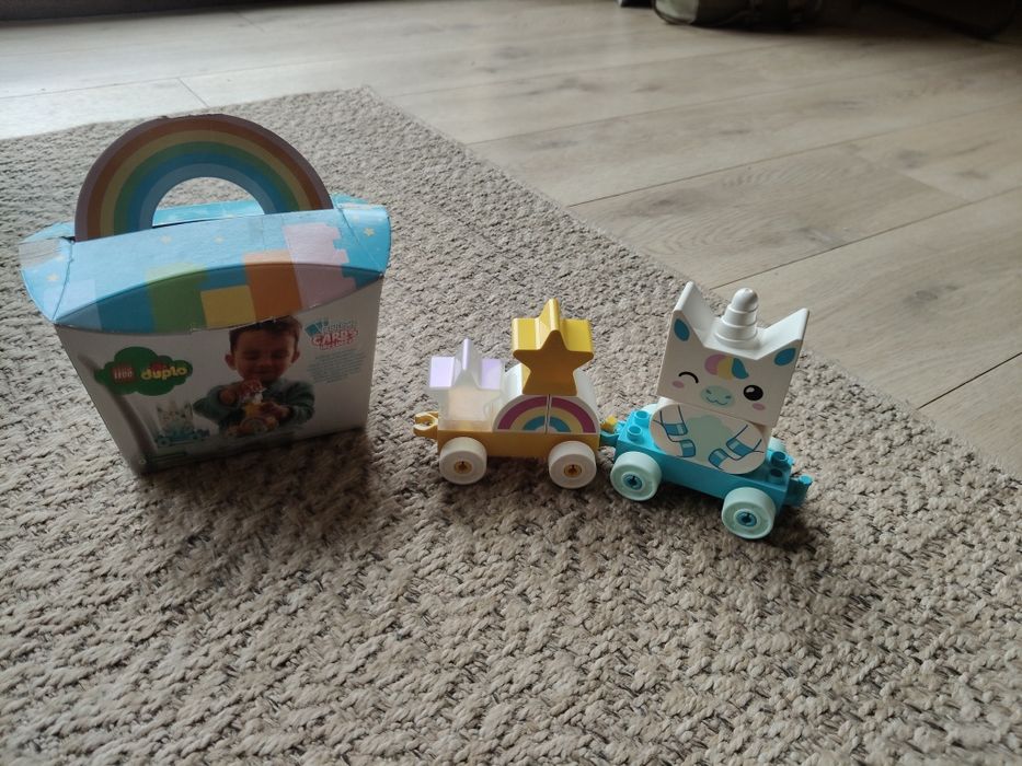 LEGO Duplo  platforma na kółkach żyrafy, jednorożec , zwierzątka