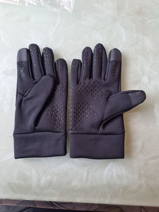 Перчатки спортивні з сенсорними наліпками