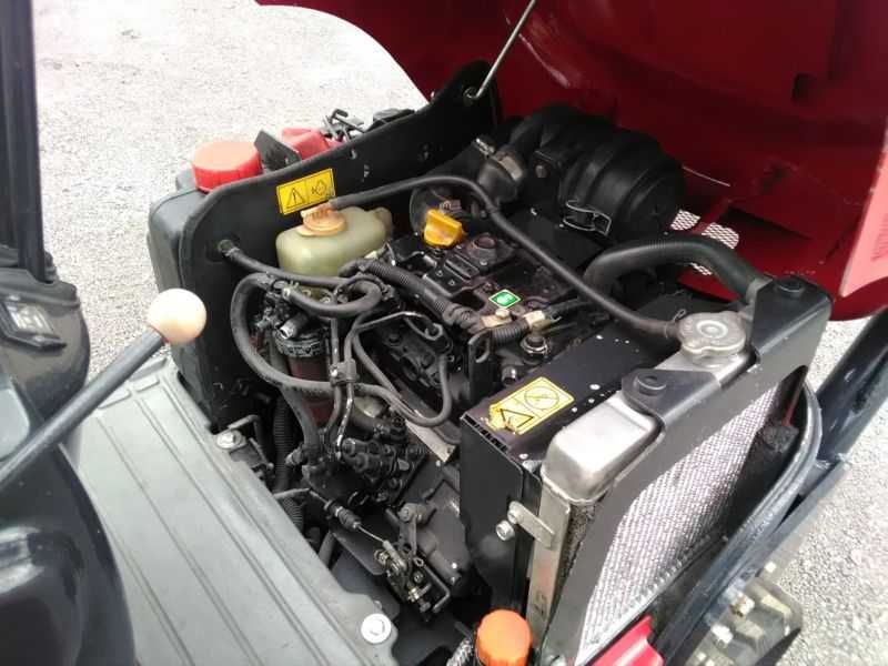 Minikoparka YANMAR SV08 z 2011 roku