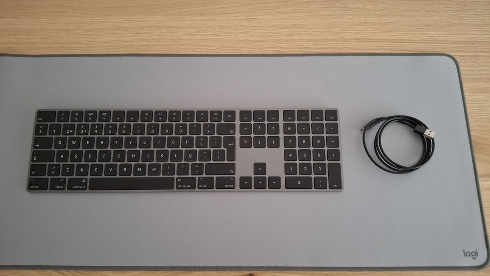 Apple magic teclado em ótimo estado.