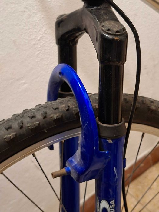 Suspensão, alumínio leve, 21 mudanças, travão disco